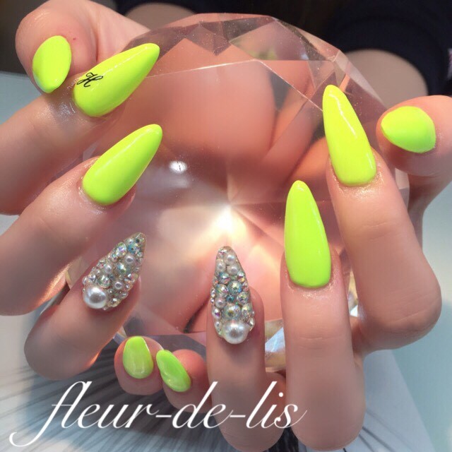 ネオンカラースカルプNAIL☆ - 須賀川のオートネイルサロン フルール