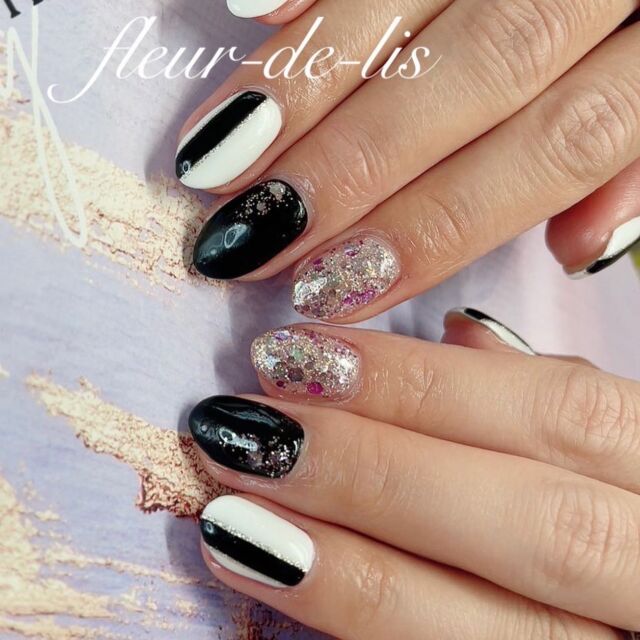 カッコ綺麗✨
お持ち込デザインアレンジ🫰💜
.
.
.  当店は完全予約制となっております💁♀️
.
フルール・ド・リス御来店お得情報🉐🤭
.
▣御来店時、次回ご予約で5%off👈
▣自店付け替えオフ無料👈(オフのみは別途)
▣フィルインにて、自爪の負担軽減👈
▣付け替えオフの際、マシーン使用(オフ時短)
▣お客様の自爪の状態に合わせカウンセリング👈
.
·
·
フルール・ド・リスは2021.06にtotalbeautysalonにリニューアルオープンしました🤍
今だけキャンペーン配信💜
·
#脱毛サロン #スパッツ試着会 #最先端美容 #陶肌トリートメント #次世代ハーブピーリング🌿 #陶肌トリートメントの効果がすごい ✨#revi #美肌サプリ #内面美容 #内面美容医学財団公認ファスティングカウンセラー 
·
▣コロナ対策として
.
▣入口での手消毒、検温
▣パーテーション設置済み
▣衛生管理上(鈴木は)マスク着用しております😷
·
.
当サロンではネイルのみではなくボディーペイント、タトゥー消しなども展開してます、イベント事がある方にオススメです。結婚式やLIVEがある方に是非🖤
気になる方は問い合わせお待ちしてます!
デザインに迷ってる方、料金についてご不明な点など等あればDM、LINE、電話等で質問受けつけてますのでお気軽に連絡ください🙇♀️
·
ご予約は下記から⬇️
.
.
.
#ネイル#ジェルネイル#スカルプチュア#ネイルサロン#オートネイル#エアジェル導入サロン#一層残し#オーダーネイル#ボディージュエリー導入店 タトゥーカバー#イベント#成人式#ブライダル 個性派#マタニティ 巻き爪矯正  化粧品取扱店  化粧品販売  ネイルデザイン、お肌悩み、ダイエットなどお身体のお悩みなどもございましたらお気軽にご相談下さい☺️  ______________________________  #福島県#郡山#須賀川#鏡石#白河#メガステージ
#fleur-de-lis(フルール・ド・リス)
完全予約制になります💁♀️🤍  ▪最新御予約空き状況は
 Instagramストーリーで更新↻
 Instagramを👀💡みた!で
 御新規様向けクーポンご利用頂けます🖤
 詳細はTOPハイライトから御覧下さい。  ▪http://www.fleur-de-lis.net/sp/
 ↳ホームページブログ更新
▪hotpepperbeauty
 ↳net予約も出来ます↺
 ↳tell0248723110〖施術中電話対応❌〗
 ↳LINE@ID 【fleur04】で検索🔍
 talkからご予約も受付け出来ます♥
LINEにお取扱い商品・商材詳しく載せております。  是非皆様followme🖤  _________________________________